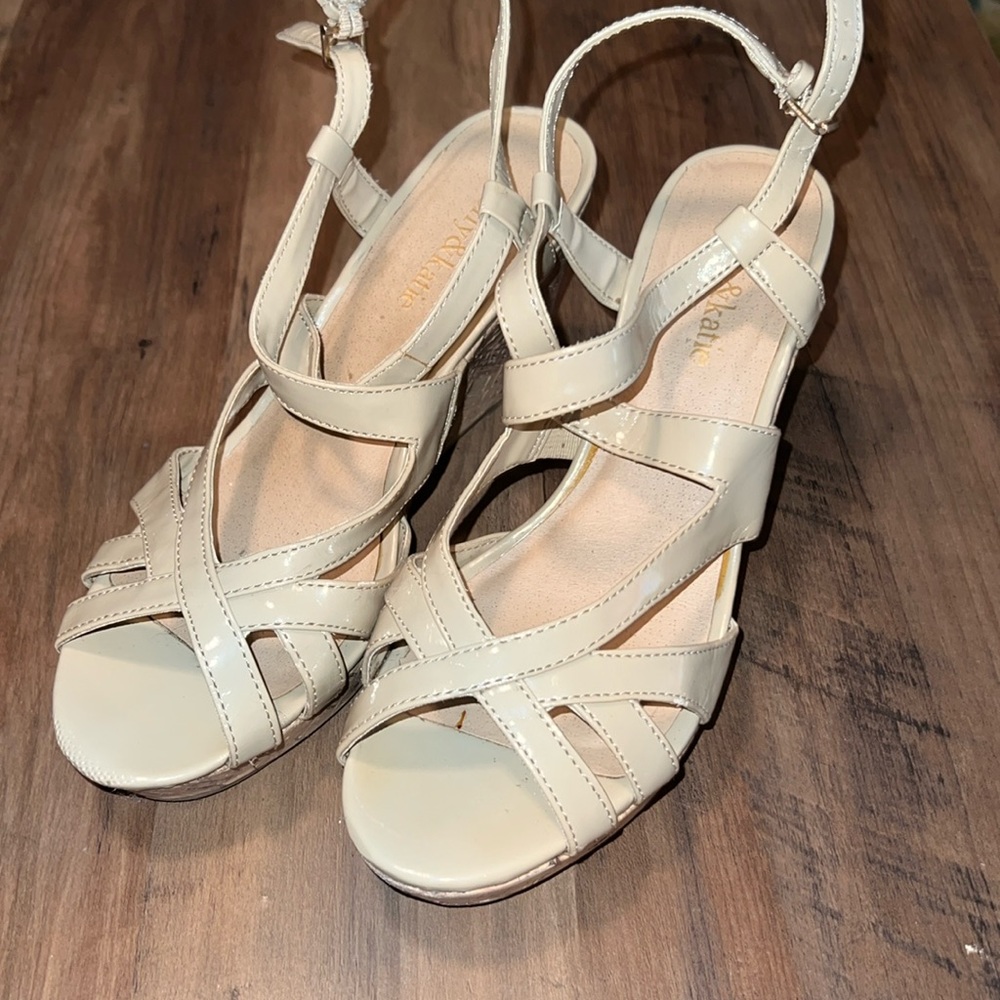 Kelly & Katie tan open toed wedges size 7